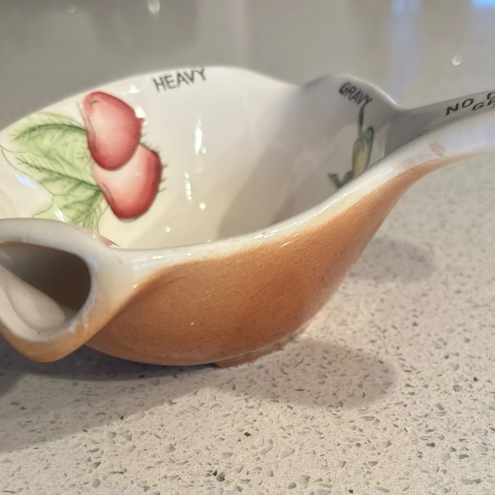 Vintage Gravy Boat Ceramic No-Drip Gravy Separator Server Vegetable Design Japan